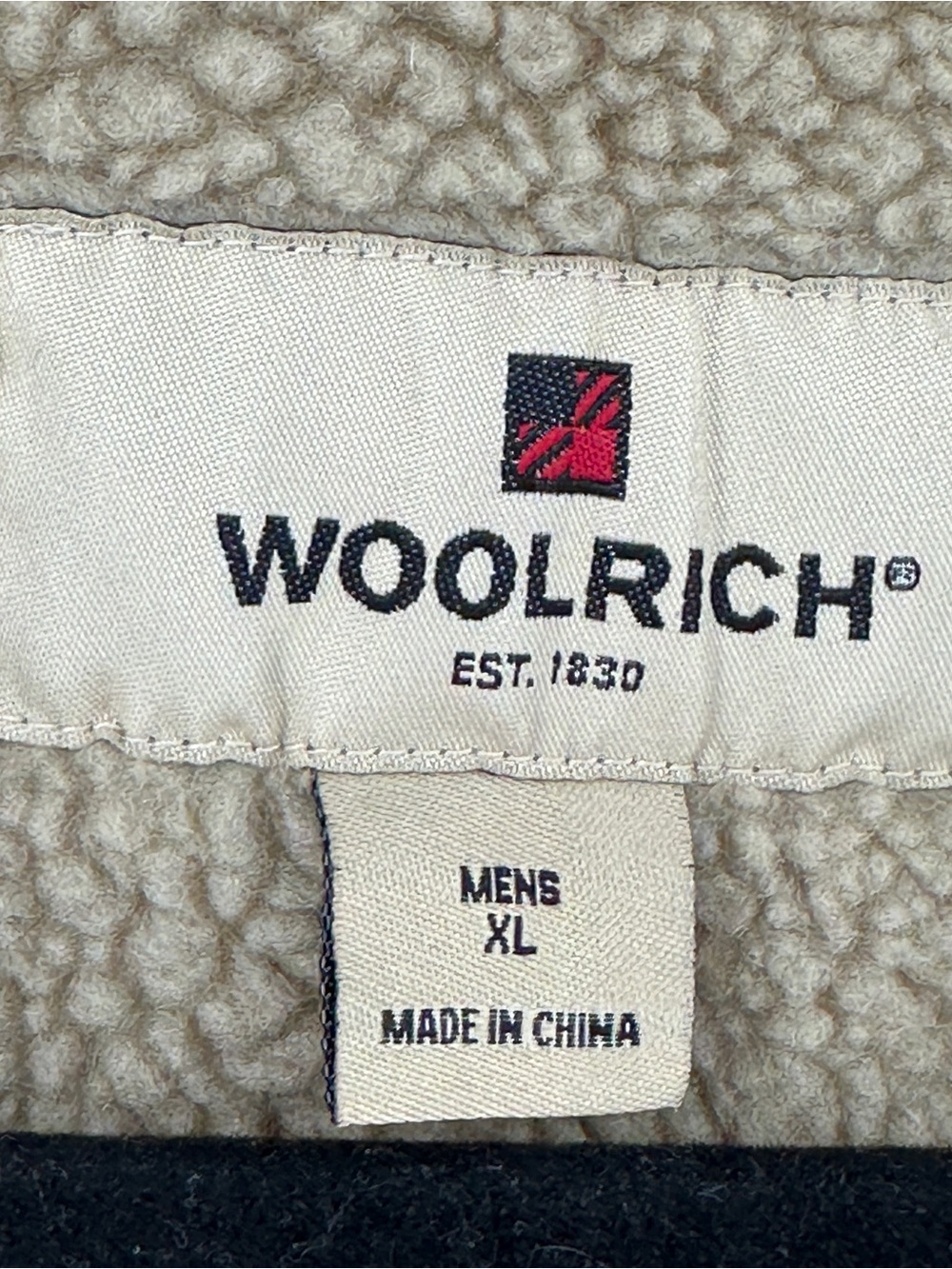 Men’s XL Woolrich Red and Cream Plaid Sherpa-Lined Zip Vest Cozy Outdoor - Picture 4 of 8